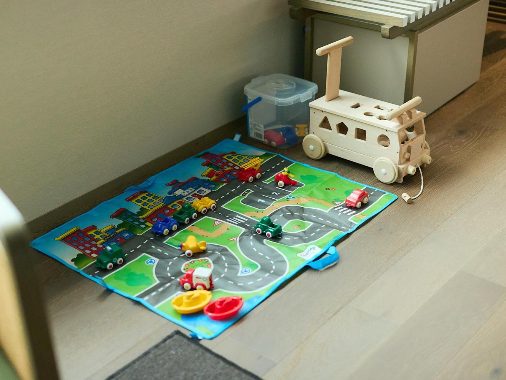 فندق جود ناتشر كيوتو الغرفة الصورة A toy train set