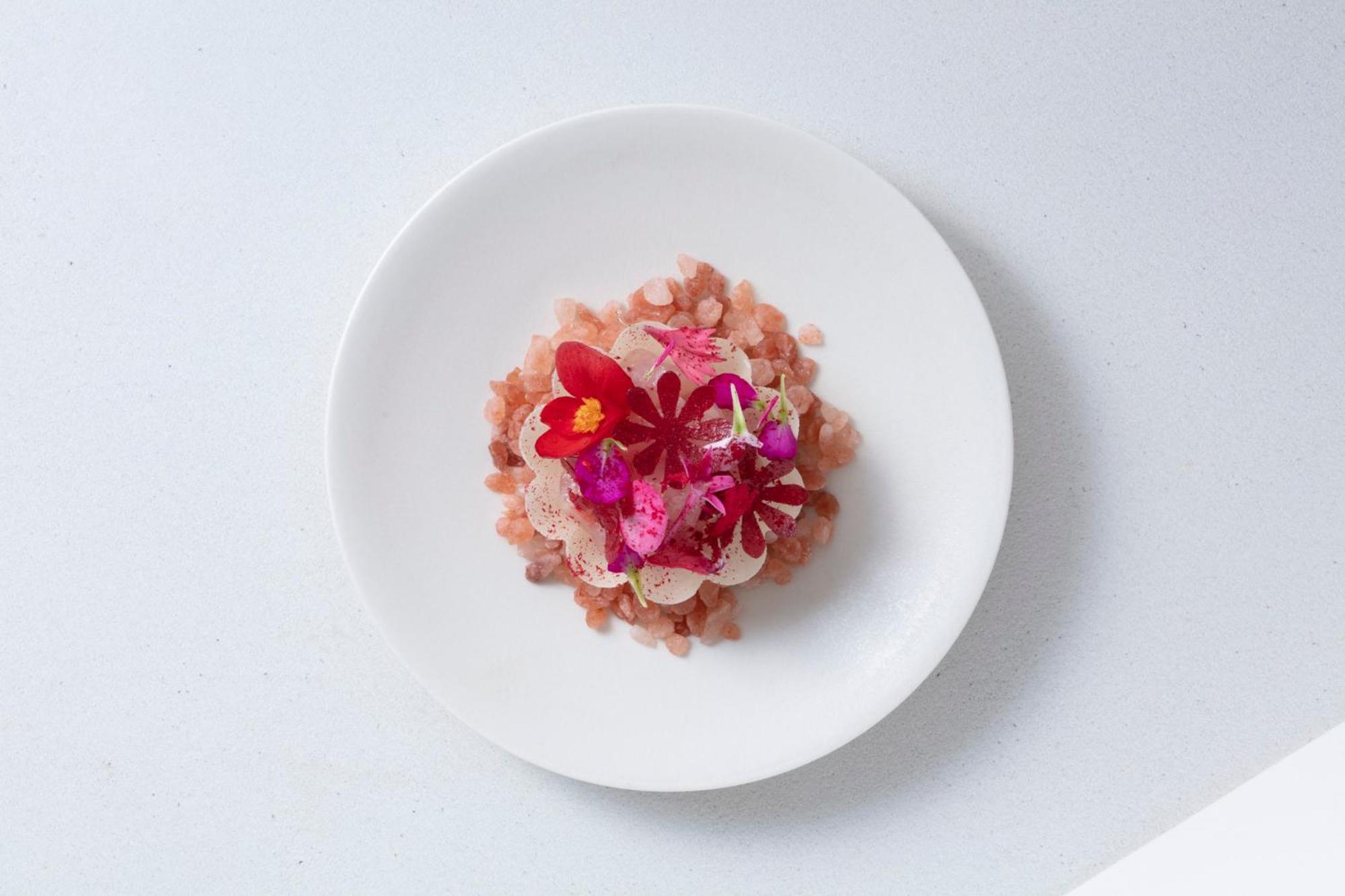 فندق جود ناتشر كيوتو المظهر الخارجي الصورة A dish by Heston Blumenthal